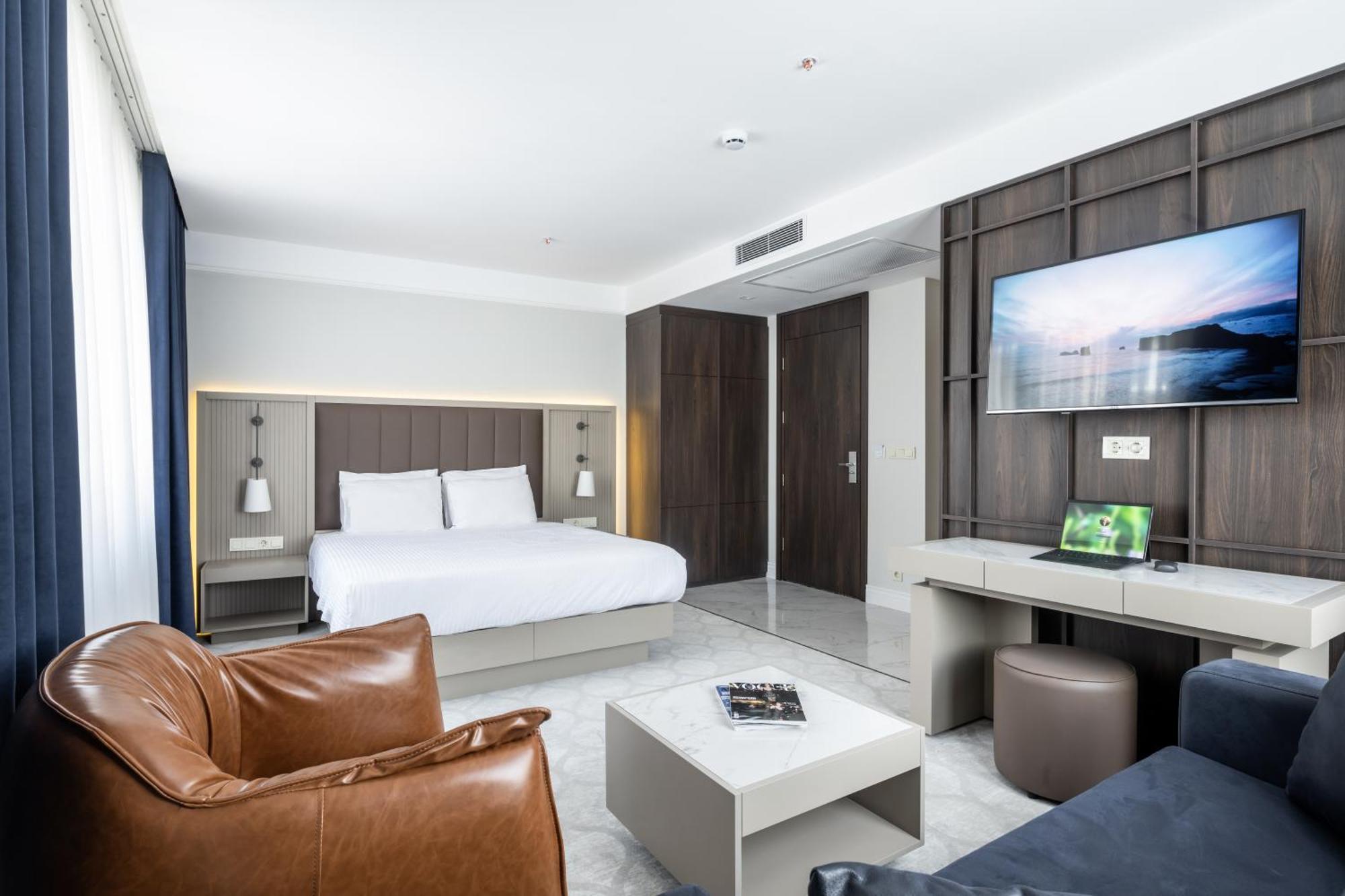 Noble Pangalti Hotel Istanbul Exterior photo