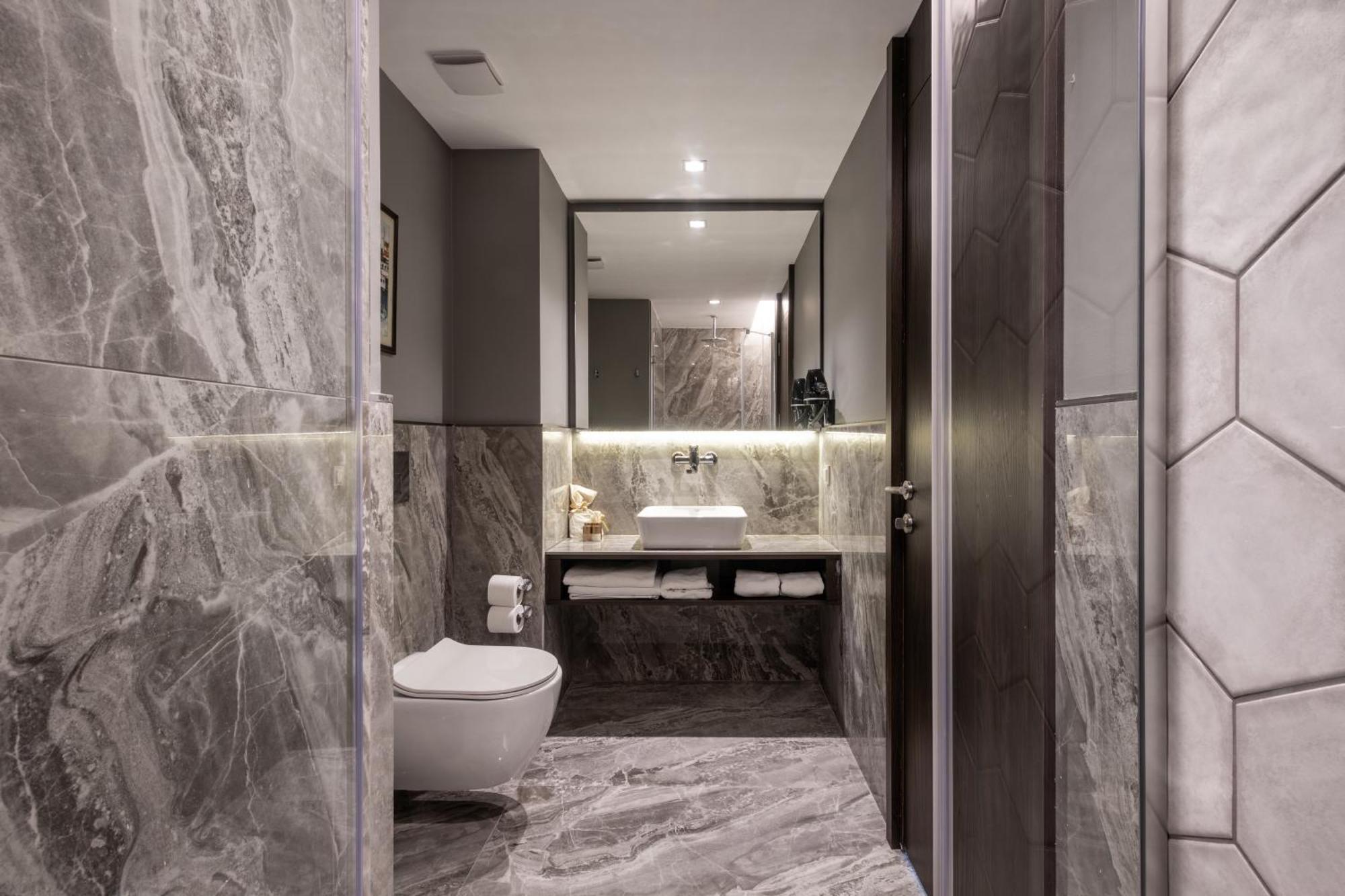 Noble Pangalti Hotel Istanbul Exterior photo